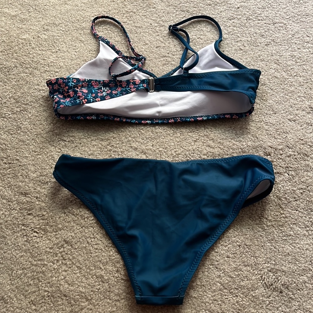 Bathing suit two piece set - Picture 2 of 2